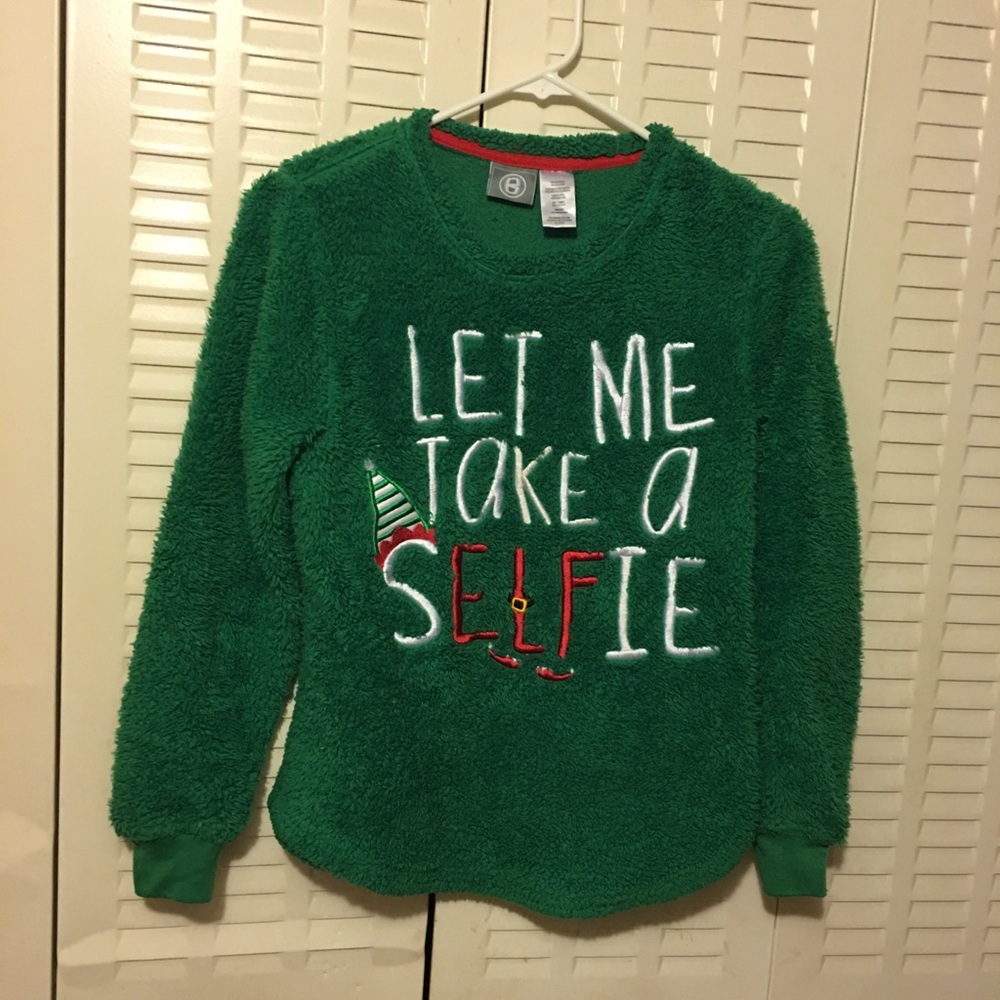Long sleeve green christmas sweater
